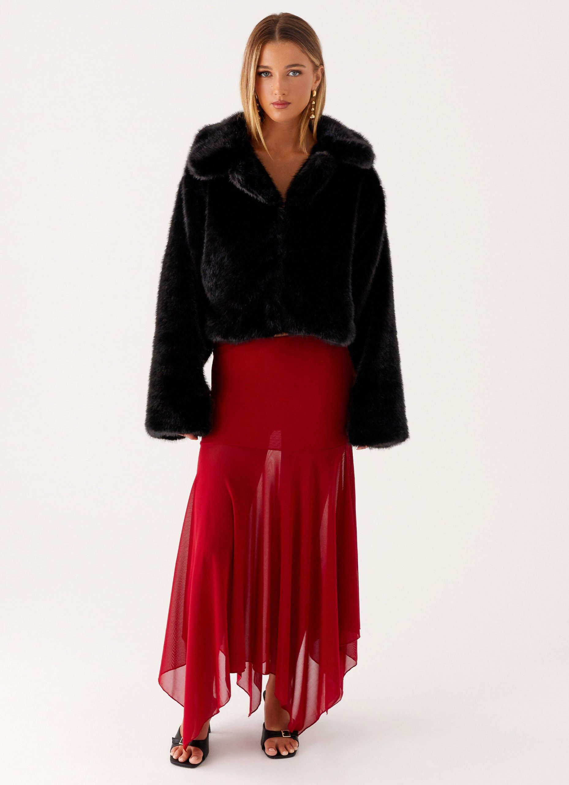 Carys-Cropped-Faux-Fur-Jacket-Black-1-Peppermayojpg