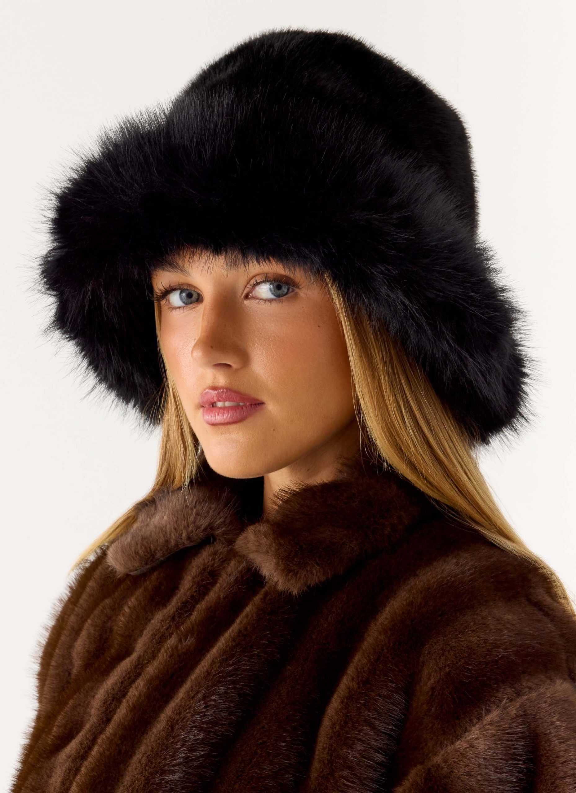 DecemberBlissFauxFurHAtPeppermayo