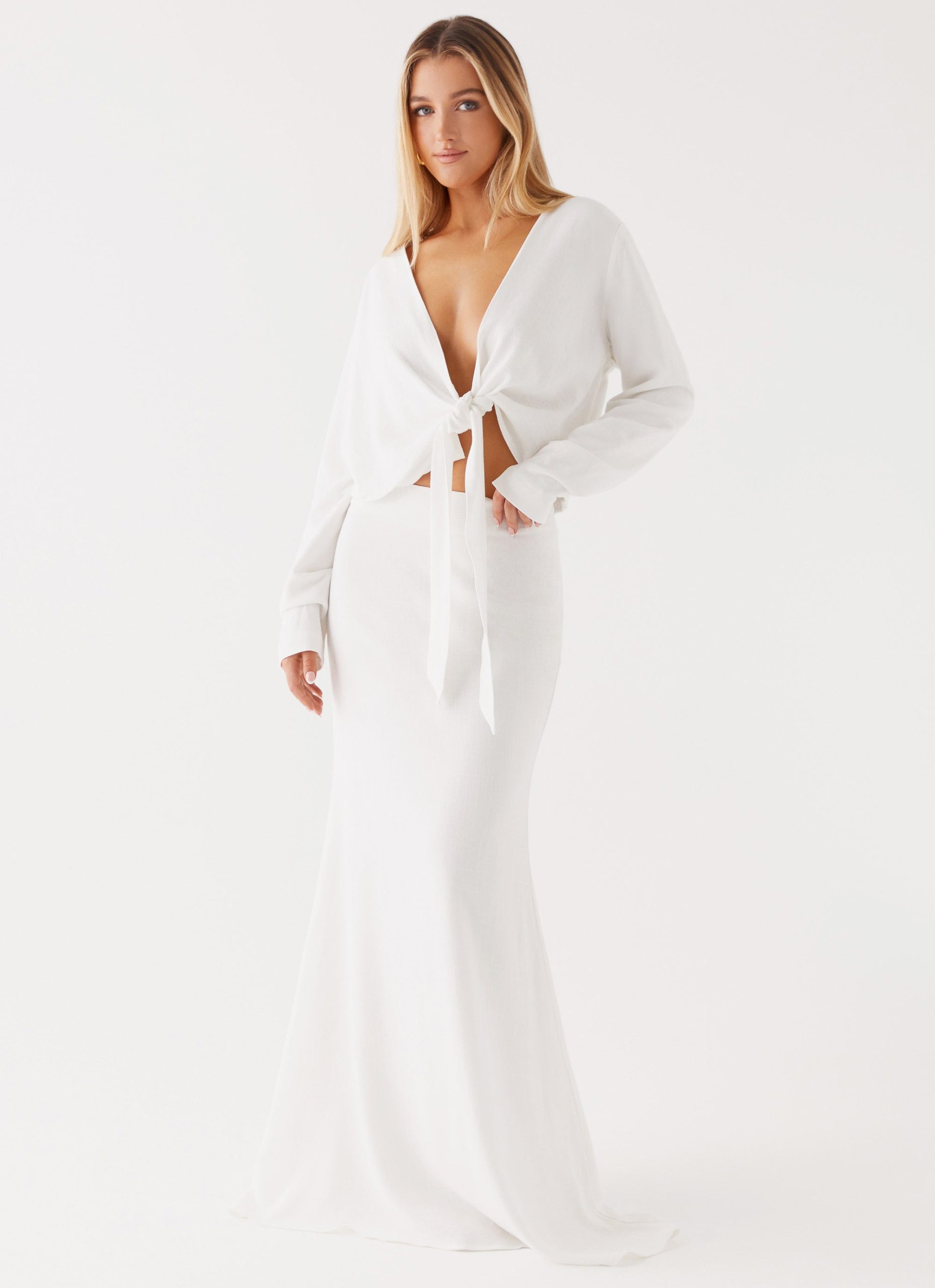 Parker_Linen_Maxi_Skirt_White_6_Peppermayojpg_b657aa98-0023-4e11-9852-df06ae6455e9