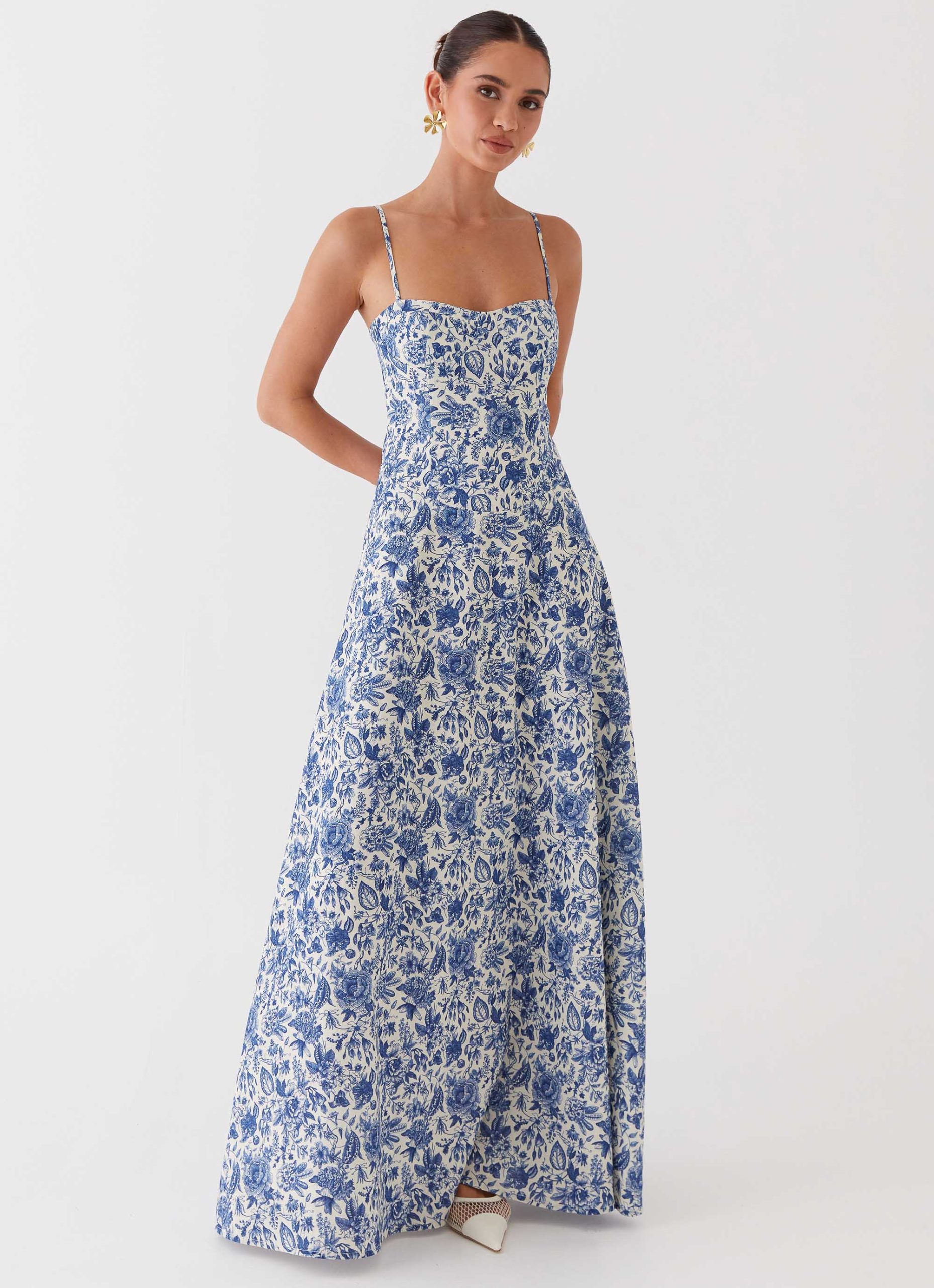 Peppermayo-13-05-24-66-Angelina_Linen_Maxi_Dress_-_Blue_Paisleyjpg