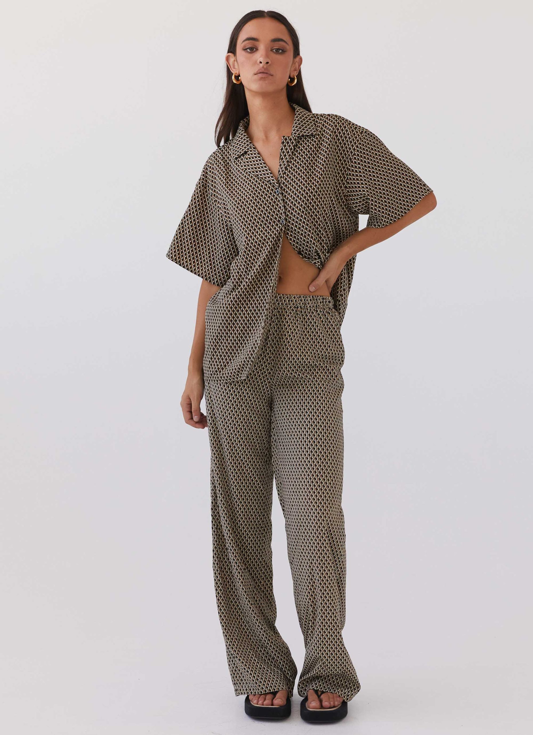 Peppermayo-150224-Roberta-Bruno-oversized-pants-brown-geo-1jpg