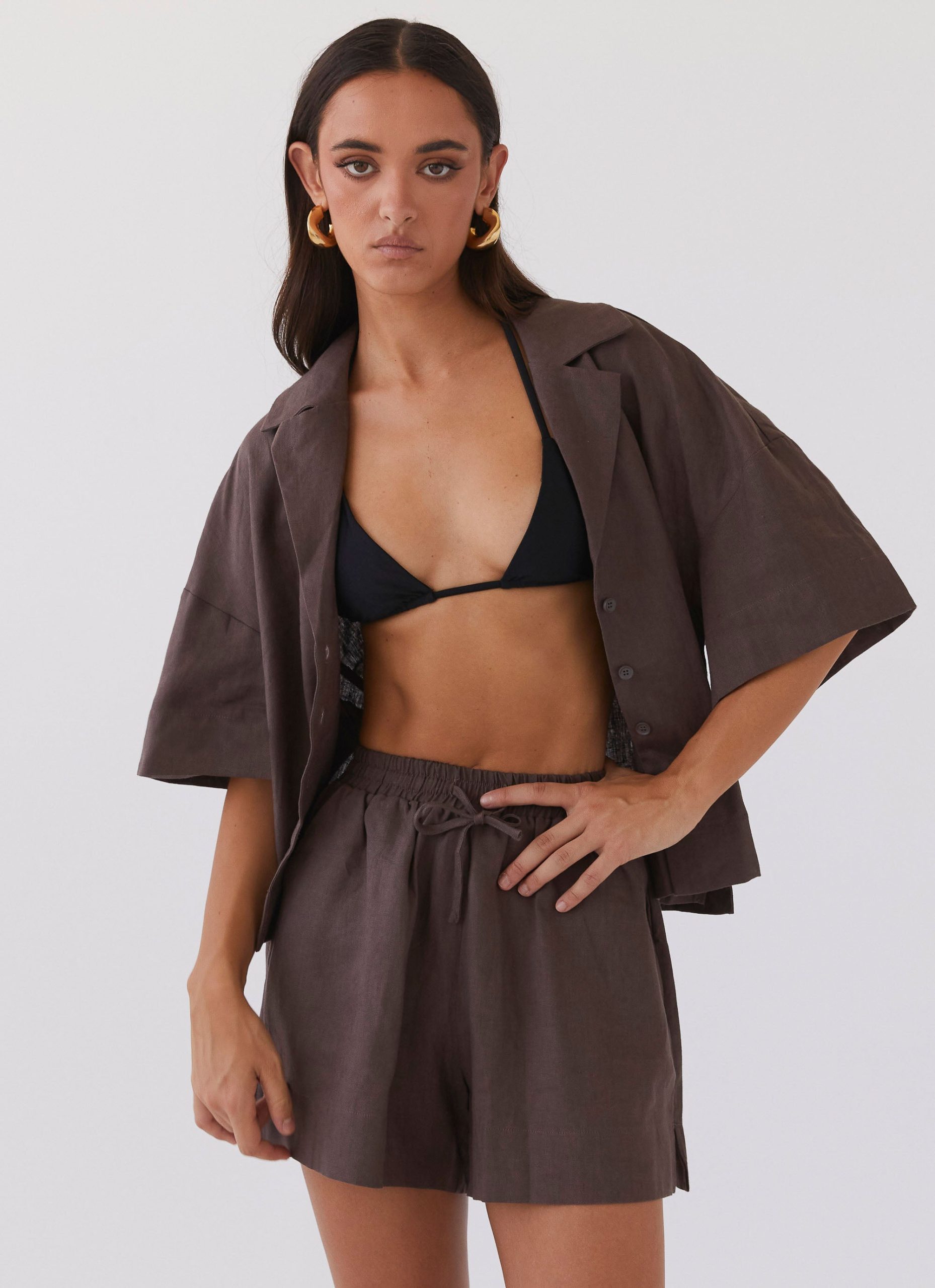 Peppermayo-150224-Roberta-Chelsea-lounge-linen-short-Chestnut-3jpg_9f04d92e-1095-46ca-b3e6-4ab83f410b9c