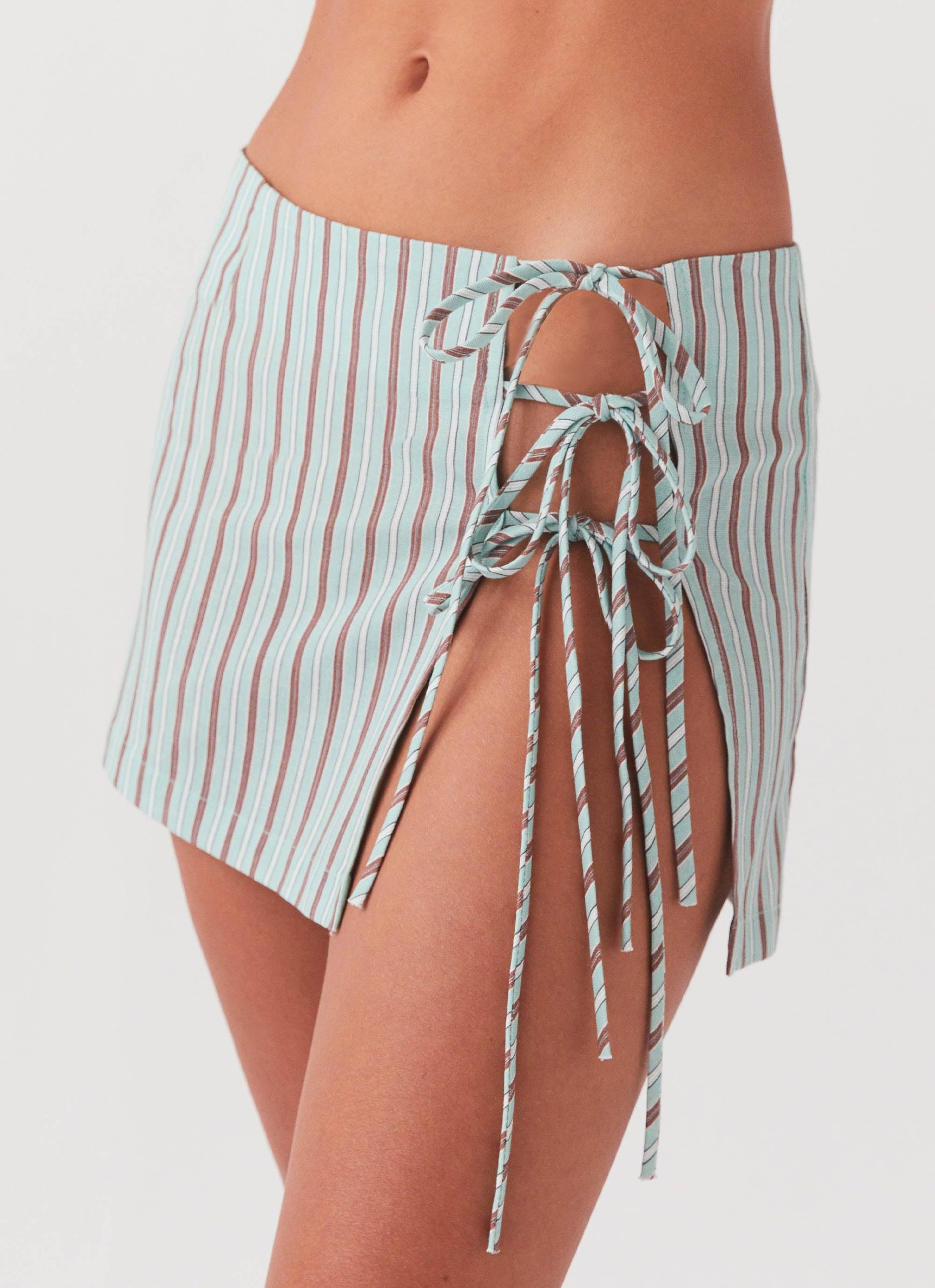 Peppermayo-180424-16-Summer-Retreat-Mini-Skirt-Stripejpg
