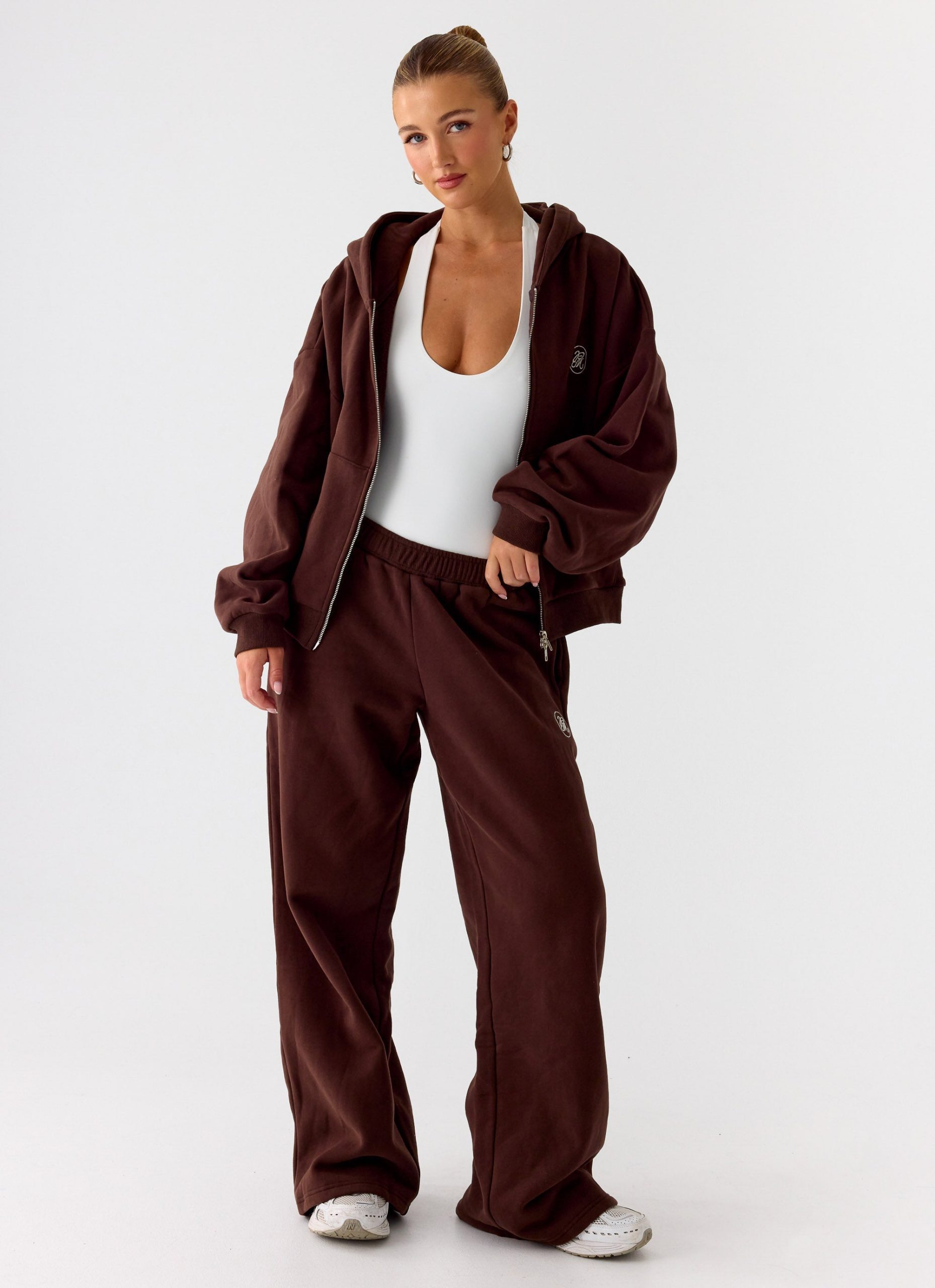 SignatureLowRiseSweatpantsChocolate3Peppermayo