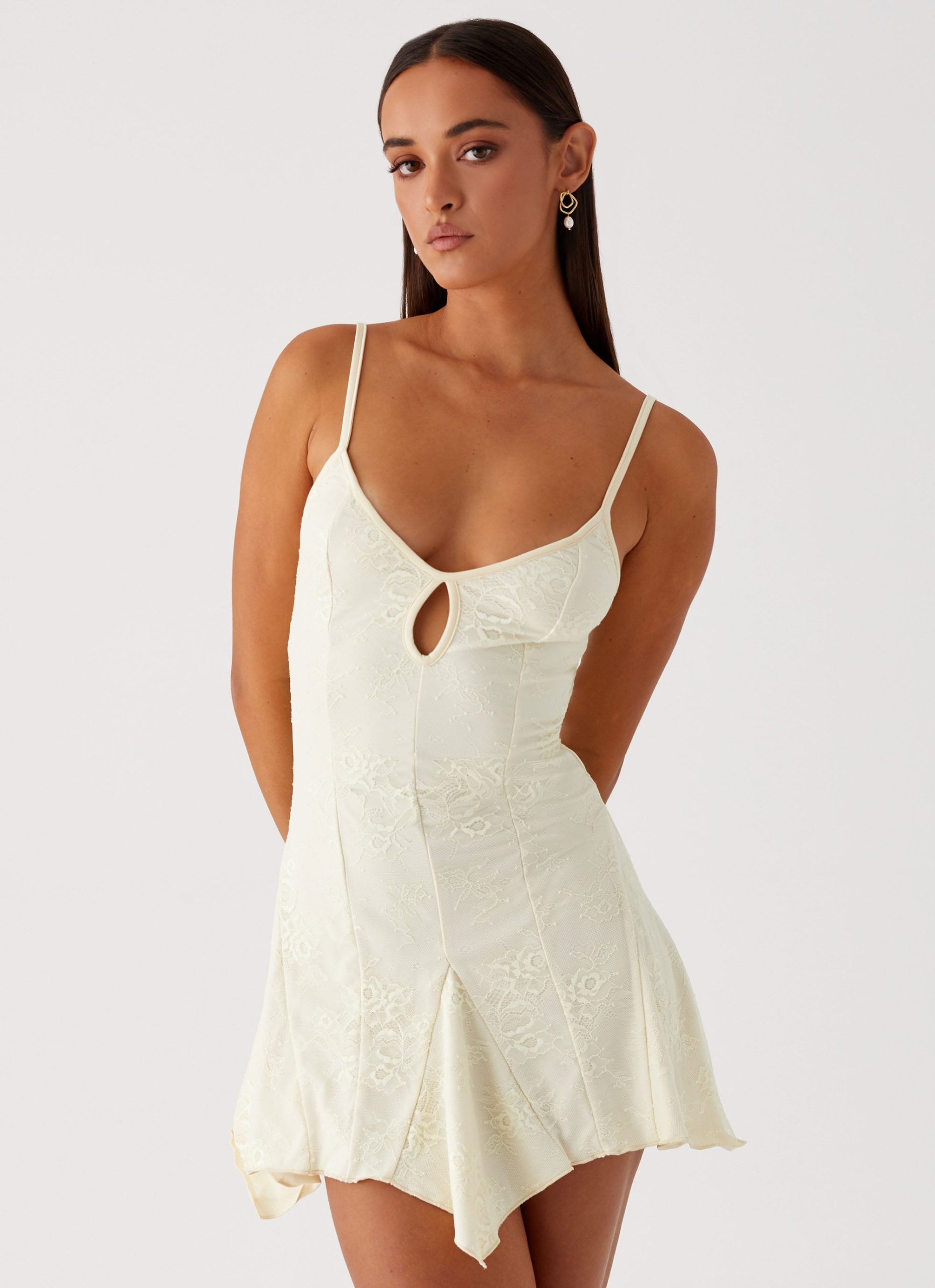 Surry_Mini_Dress_Yellow_4_Peppermayojpg_daf17c09-97a9-4f8e-9312-e9563fc5a05f
